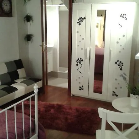 Vesta Domus Konukevi 4*